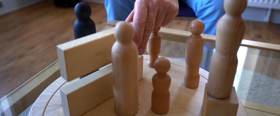 Einige Aufstellungsfiguren auf einem Familienbrett