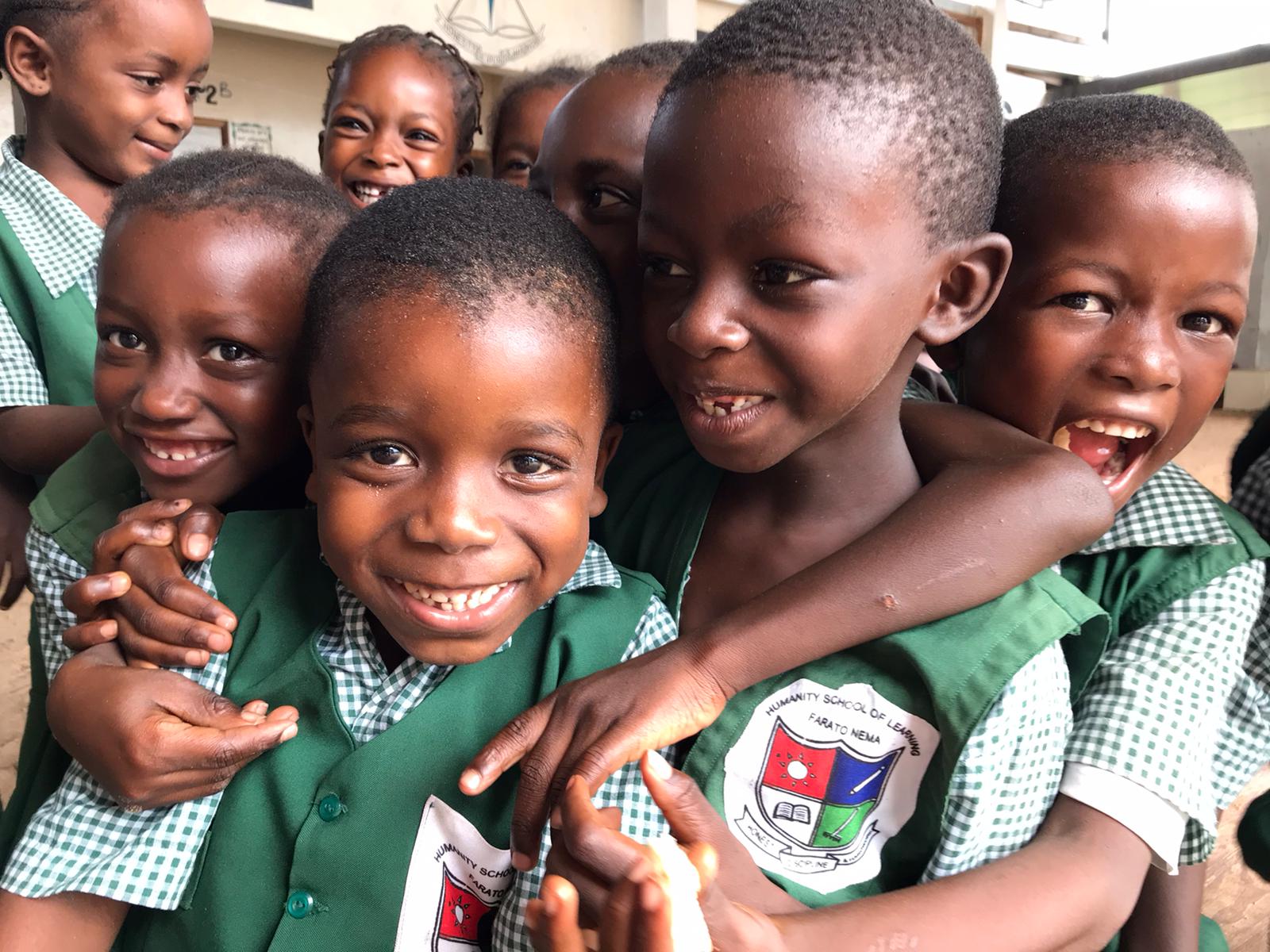 Lachende Kinder in Gambia