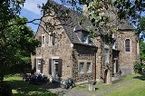 Das alte Pfarrerhaus in Byfang im Sommer